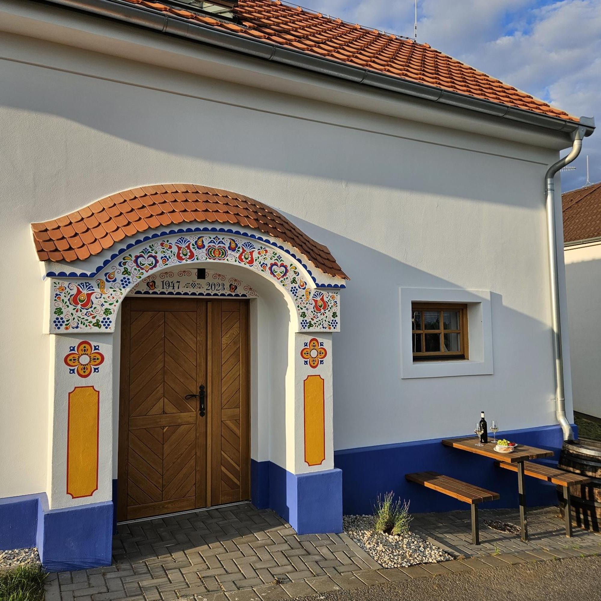 Pod Vinohradem - Apartmany & Vinne Sklepy Mutěnice Kültér fotó